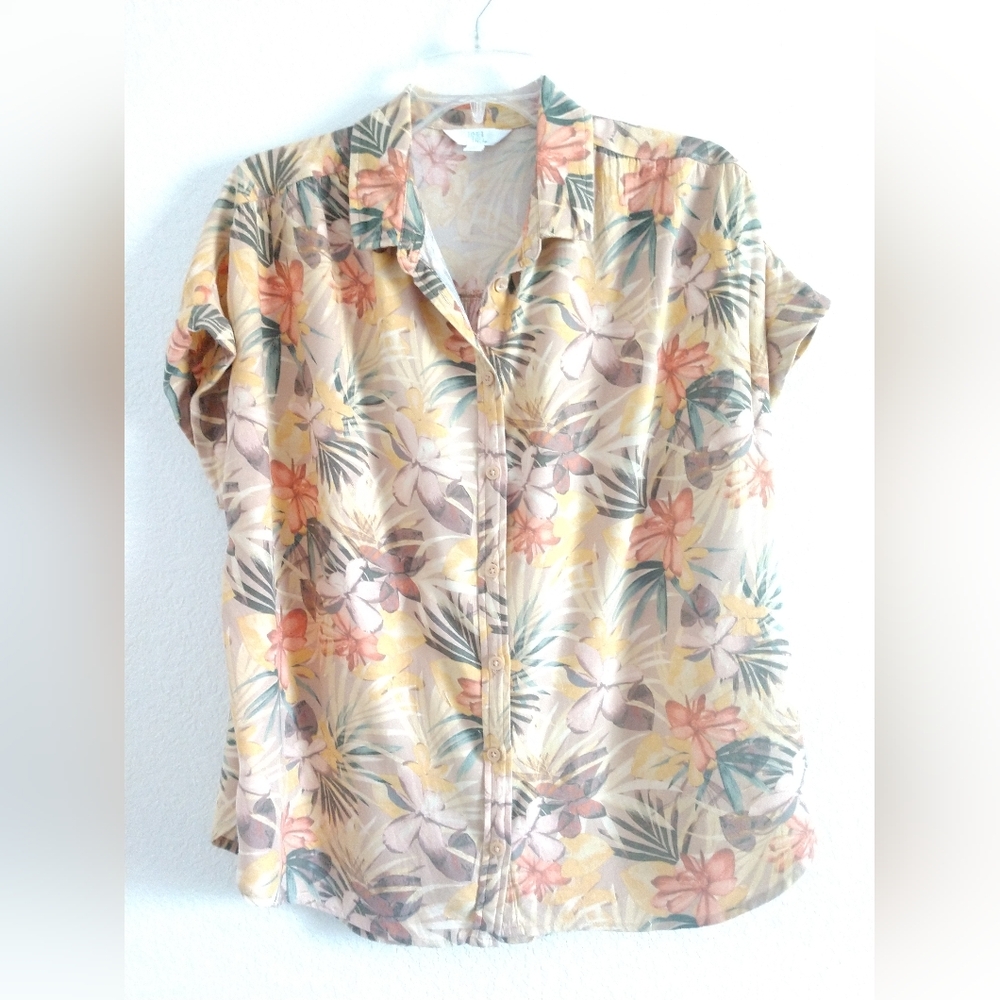 Time and Tru Floral Hawaiian Shirt Brown Yellow Green Size Medium Chest 40"